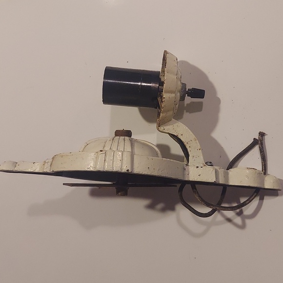 Art Deco Cast Iron Wall Sconce Light - Picture 9 of 13